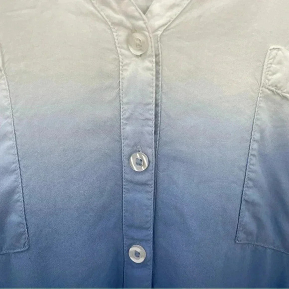 Torrid Women’s Sleeveless Blouse Top Size 3 Blue White Button Down Pocket - Picture 6 of 11